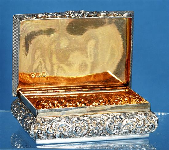 An early Victorian silver presentation table snuff box in original fitted case, Length 4”/100 mm Width 66mm Weight 6.8oz/195grms